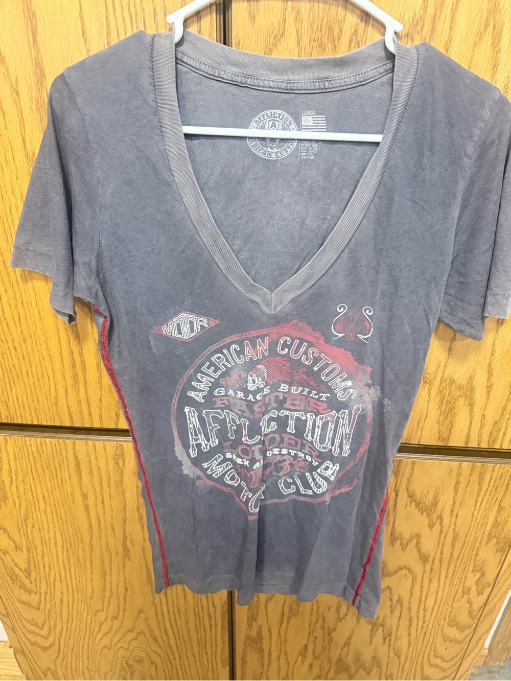 Affliction Women's Gray V-Neck Graphic Tee with Red Accents